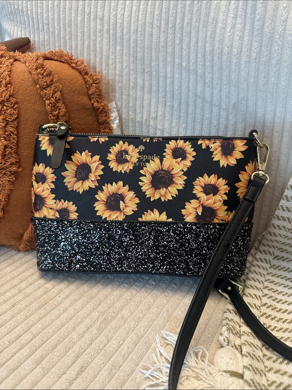 🌻Kate Spade Black Sunflower Crossbody w/Glitter🌻